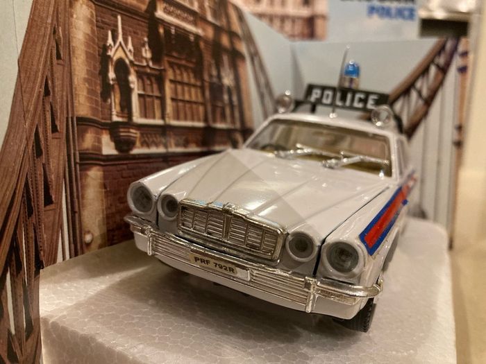 Jaguar XJ 4.2 Police year 1978 1/25