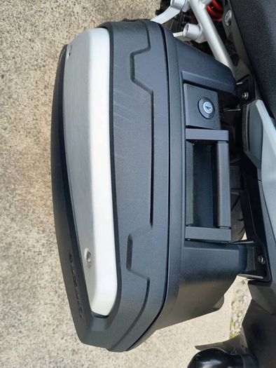Suzuki V Strom OEM panniers