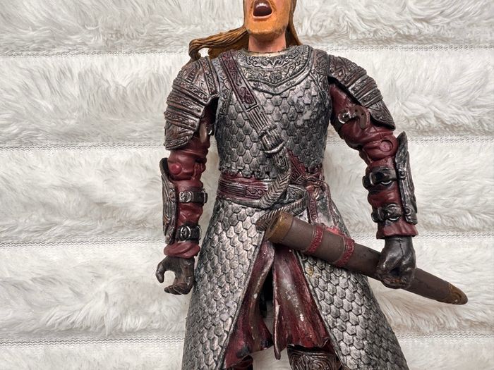 2002 Lord Of The Rings The Two Towers Rohirrim Action Figure approx. 16 cm. Used Damaged Loose legs Please see photos