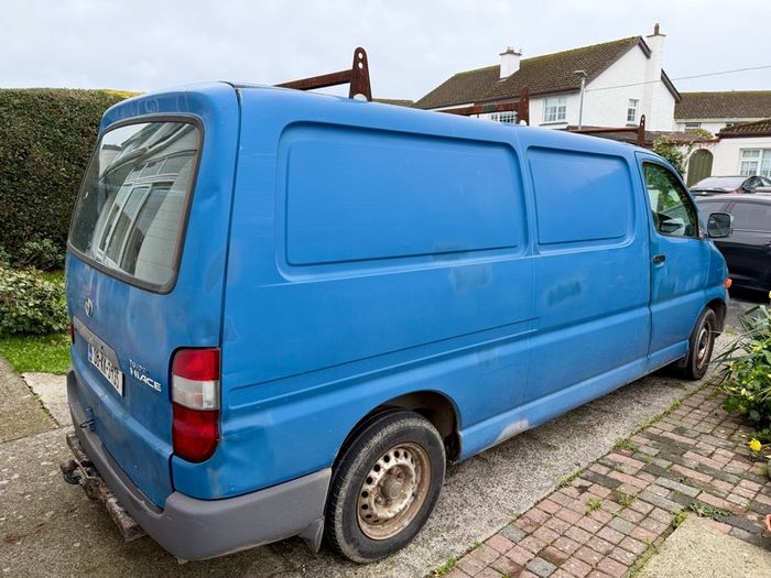 2000 Toyota Hiace