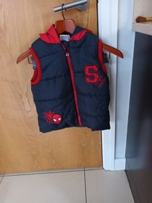 Marvel Spiderman Padded  Gilet With Hood.   Age 7-8 Years.