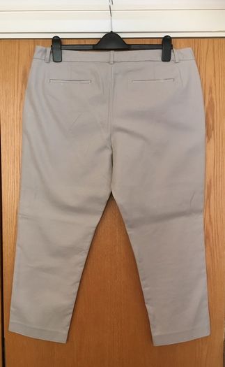 DKNY Cropped Trousers 16 New  in Beige Stone colour
