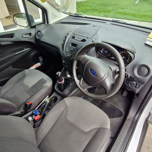 Ford Transit Courier 2014