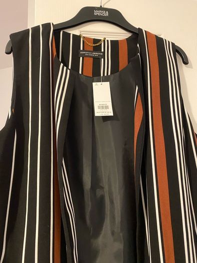 sleeveless jacket/top/