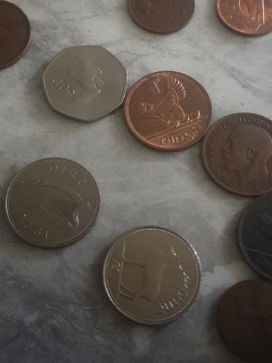 Notes medals and coins