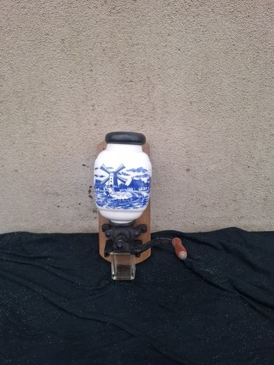 Wall coffee grinder postage possible