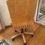 Executive-style Office Chair Image 3