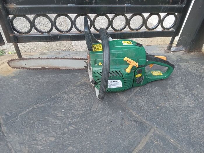 chainsaw