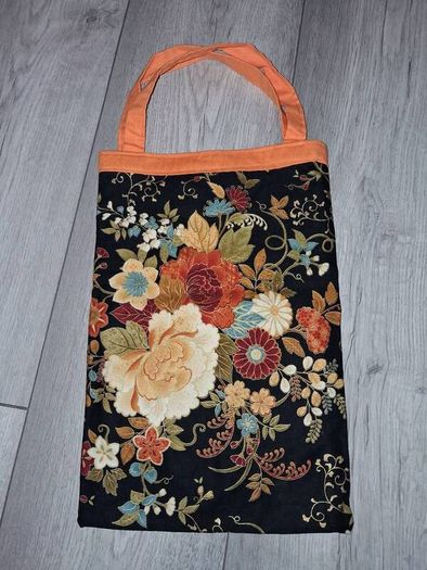 1 Euro Each To Clear!! - Variety Of Bags - Make Up, Toiletries, School, Etc
