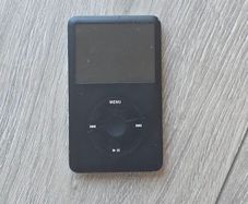 iPod 6th Gen Classic 80gb (Free Post)