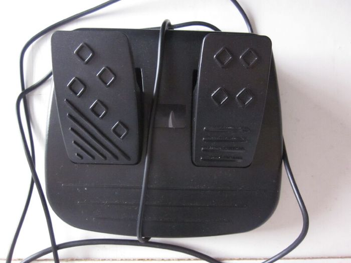PS2 Sabre AG08230 Compact Steering Wheel & Pedals