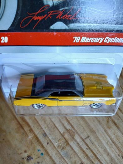 1/64 Hot Wheels Larry,s Garage, Premium Real Riders