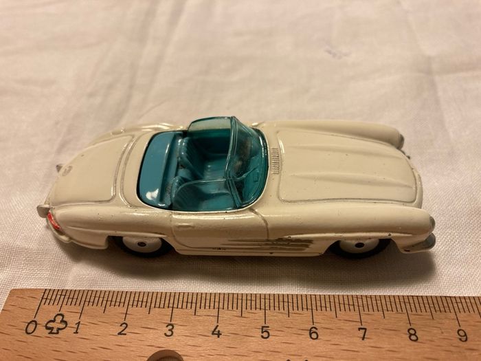 Corgi 303. Mercedes Benz 300SL. 1958/60. Excellent condition.