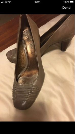 Ladies leather clarks shoes size 5.5