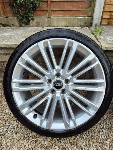 4x 19" Audi alloy wheels