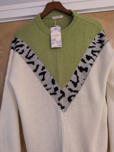 V. Code Jumper ( Designed in France).  B.N.W.T.
