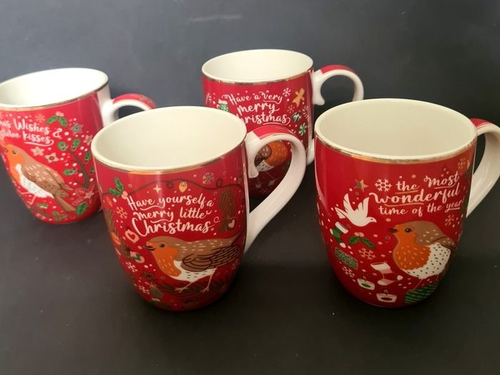 Set of 4, Tipperary Crystal, Christmas Robin Mugs