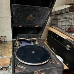Portable Salon Decca Gramophone