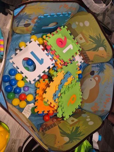 Baby ball pit and number mats