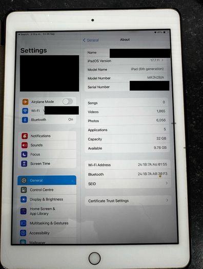 iPad 6 - Pink 32 GB (1 of 2)