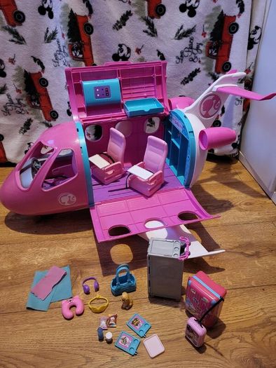 Barbie House, Aeoplane, Cars and accessories
