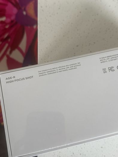 Medicube Age-R High Focus Shot wrinkle smoothing and reducing device ( same as HIFU treatment)