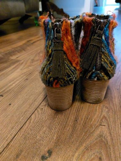 TOMS - suede boots- uk7