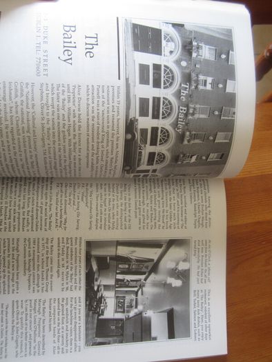 Dublins Pubs   By Eamonn Casey