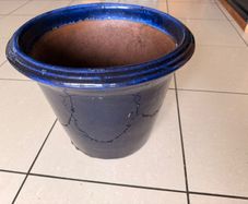 Ceramic flower pot