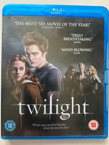 The Twilight Saga: Twilight [2008] Kristen Stewart & Robert Pattinson [Blu-ray Movie]