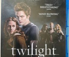 The Twilight Saga: Twilight [2008] Kristen Stewart & Robert Pattinson [Blu-ray Movie]