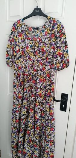 dresses all  size 14. Five euro each
