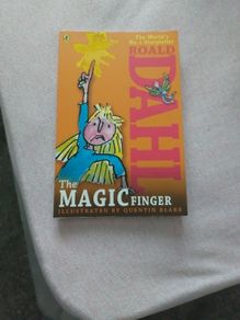 Roald Dahl ; Selection of books (R 12) 680 (1)