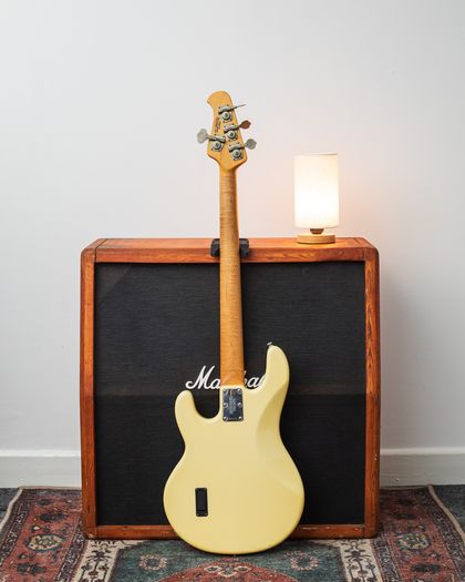 Ernie Ball Musicman StingRay Stingray 2000 - Olympic White