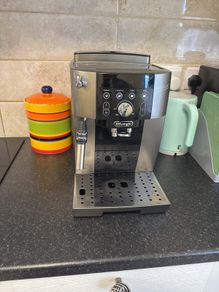 Delonghi Magnifica coffee machine