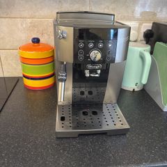 Delonghi Magnifica coffee machine