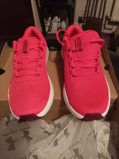Trainers under armour