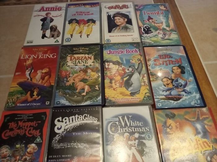 VCR collectors 90s 1000 nostalgia enthus