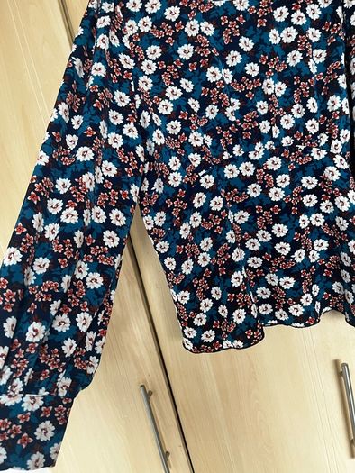 floral blouse
