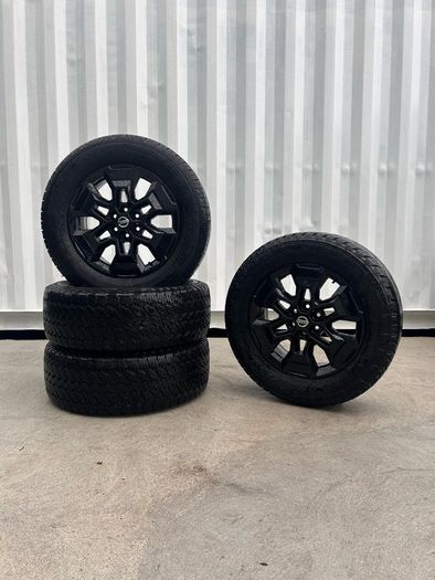 Genuine Nissan Navara 18" Alloy Wheels