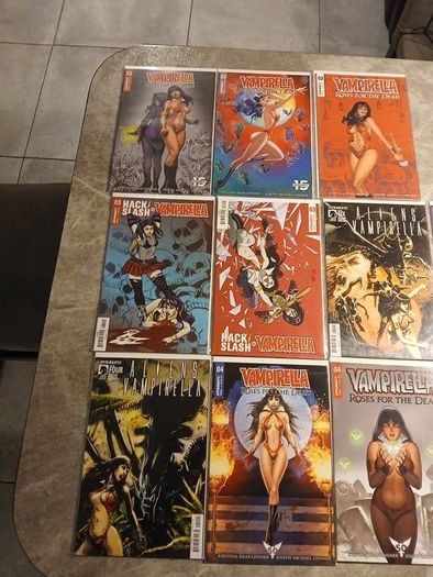 Vampirella comic bundle of 10 new comics, FREE SHIPPING!