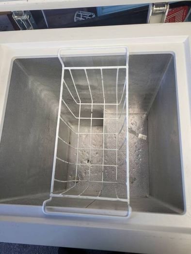 Chest freezer