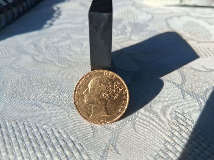 1861 22k Gold Soverign