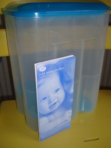 Boots cold water sterilier and Bottles
