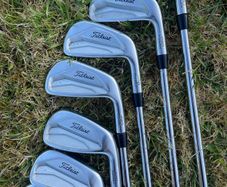 Titleist 620 cb irons 4-pw x stiff