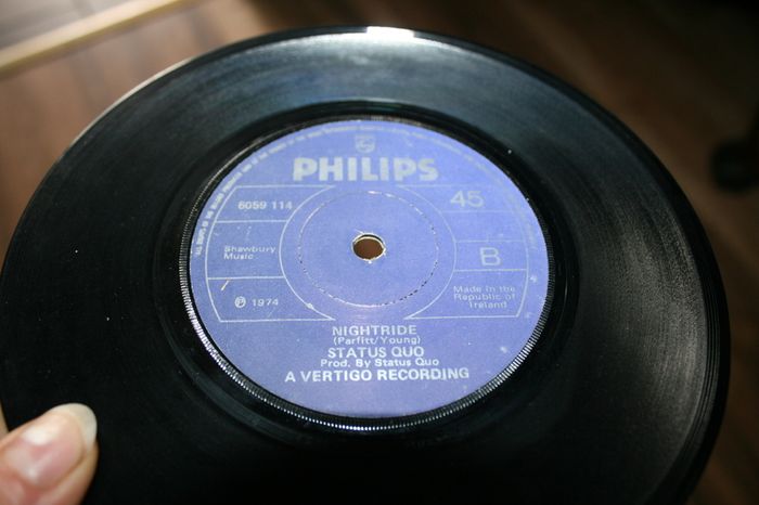 Single Vinyl's  85 pieces
