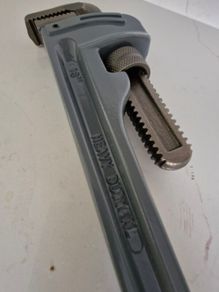 Alumni wrench