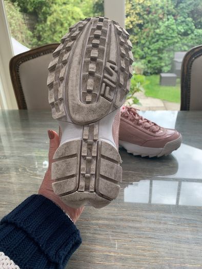 Girls / womens pink filas