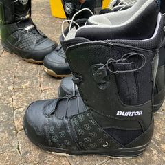 Snow boarding boots