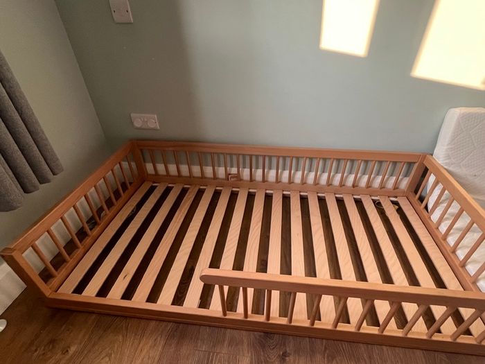 Toddler bed
